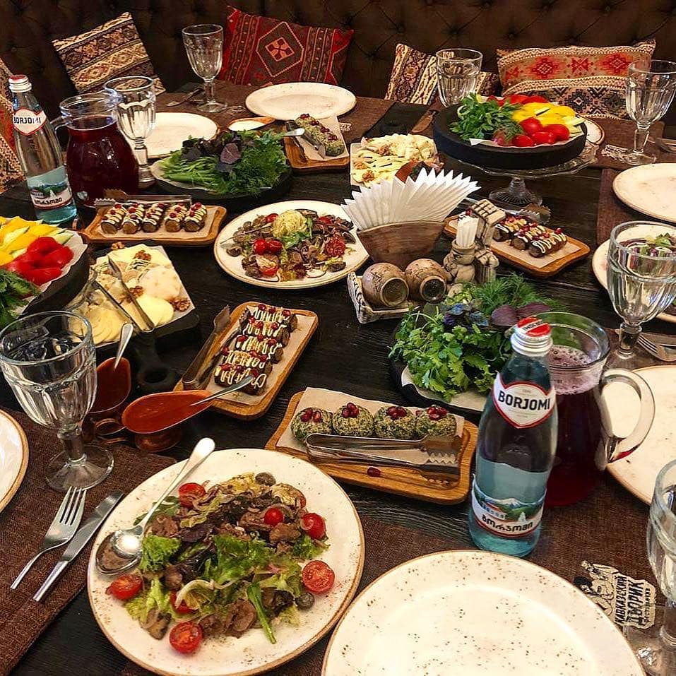 ТОП-30 блюд грузинской кухни, которые стоит попробовать — традиционные рецепты и гастрономия